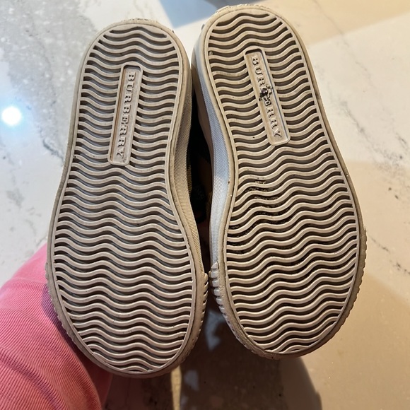 Burberry Warslow Star-Print Check High-Top Sneaker, Black, Toddler-with Box! - Picture 8 of 8